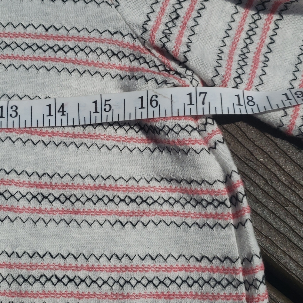 Max Studio short sleeve top - Picture 4 of 6